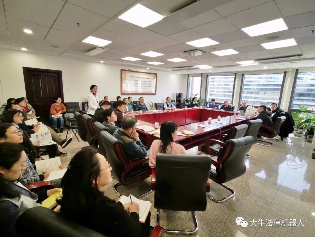 重磅！司法部邀吴怡做讲座：AI智能机器人“大牛”为公共法律服务赋能添彩(图3)
